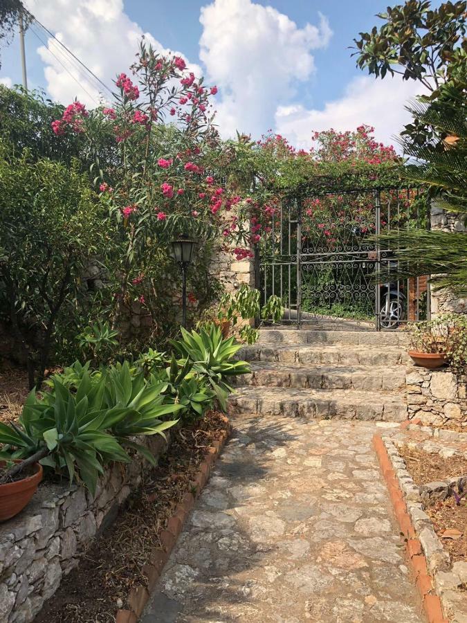 Villa Branco Таормина Экстерьер фото